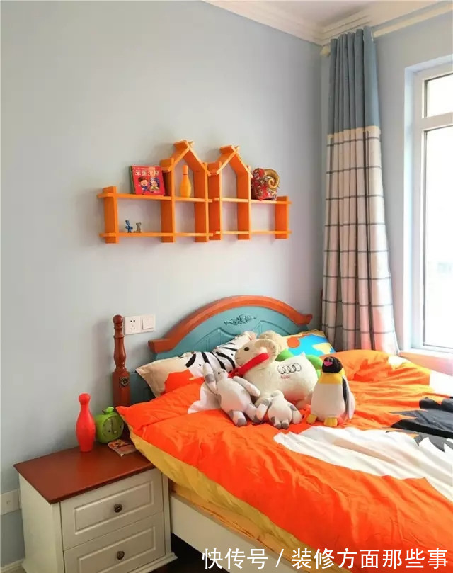 三居室|106平美式三居室,电视墙加了两个铁艺小隔板后变得超可爱