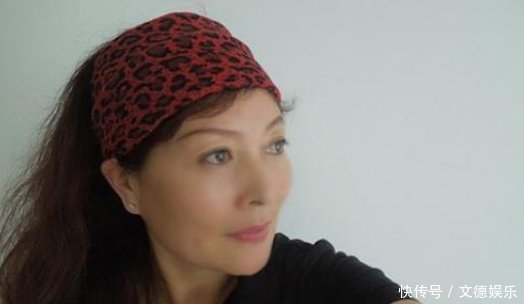 女人年龄大不要紧,每天做好“2件事”,让你显得更年轻