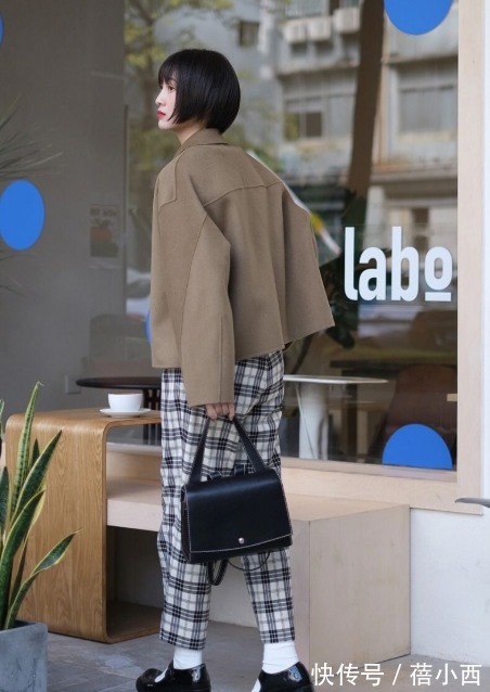 半身裙 简约、精致、优雅、高级,这就是“毛呢外套”穿搭的范,值得参考
