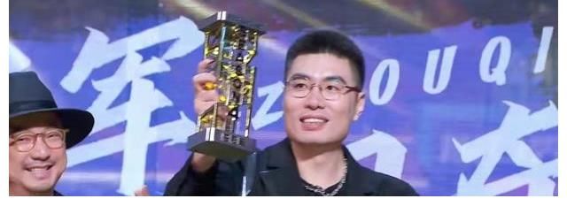 回顧《脫口秀大會(huì)》總決賽，每個(gè)人都是段子本身無(wú)需準(zhǔn)備也很會(huì)說(shuō)