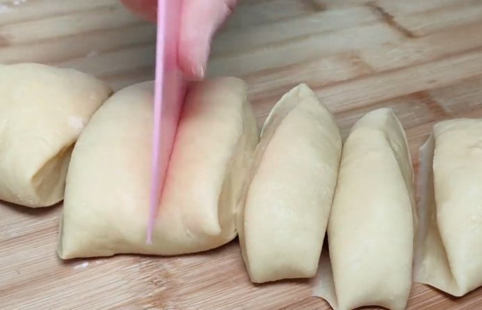 圆团|简单营养的芝香面包,无需电饭煲和烤箱,美味蓬松,一锅不够吃