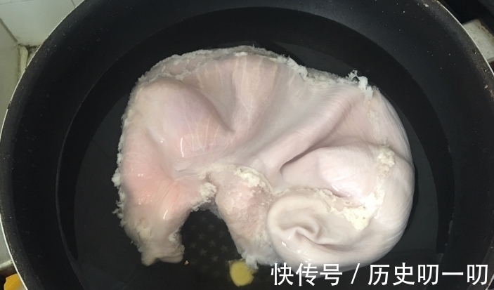解馋|立秋后，用猪肚这样做菜，爽口开胃又解馋，分享做法和洗猪肚技巧