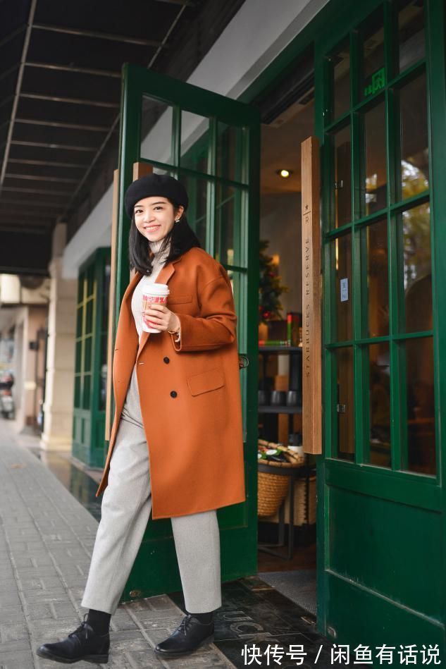 难怪阔腿裤失宠了,现在中年女人都爱穿“奶奶裤”,保暖又显气质