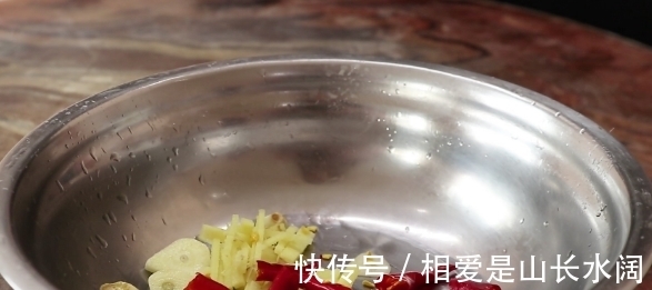 瘦肉|包菜炒粉条的家常做法,学会一个小技巧,不粘锅味道还特别香