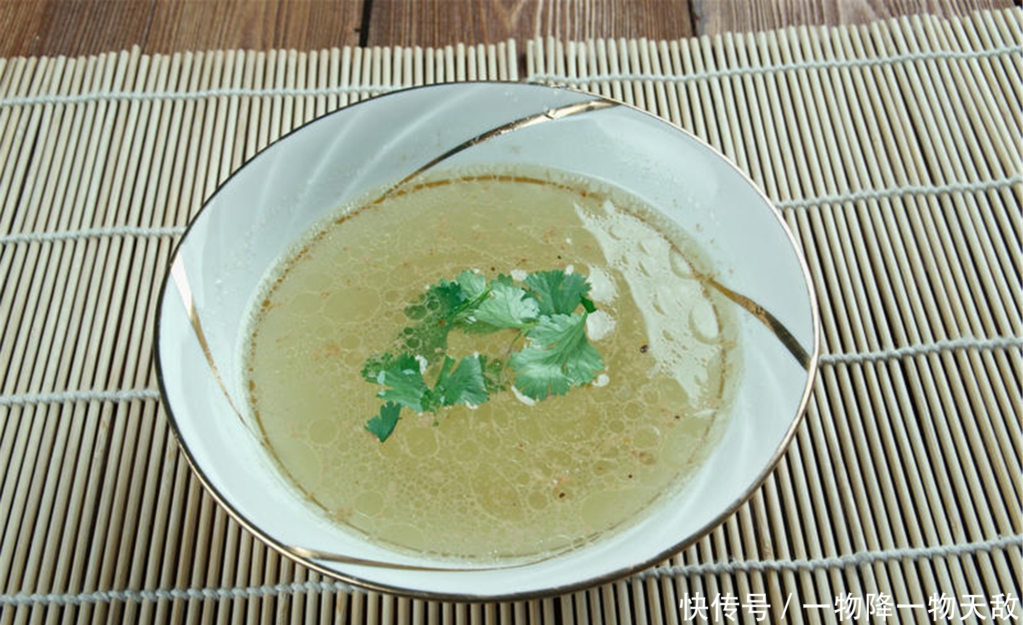 营养价值|饮食养生:2种食物最好能远离,尿酸或可回到正常范围