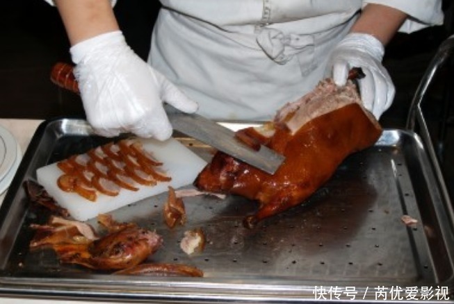 老外做不出的中国菜,松鼠桂鱼不算啥,图四刀功让老外“跪服”