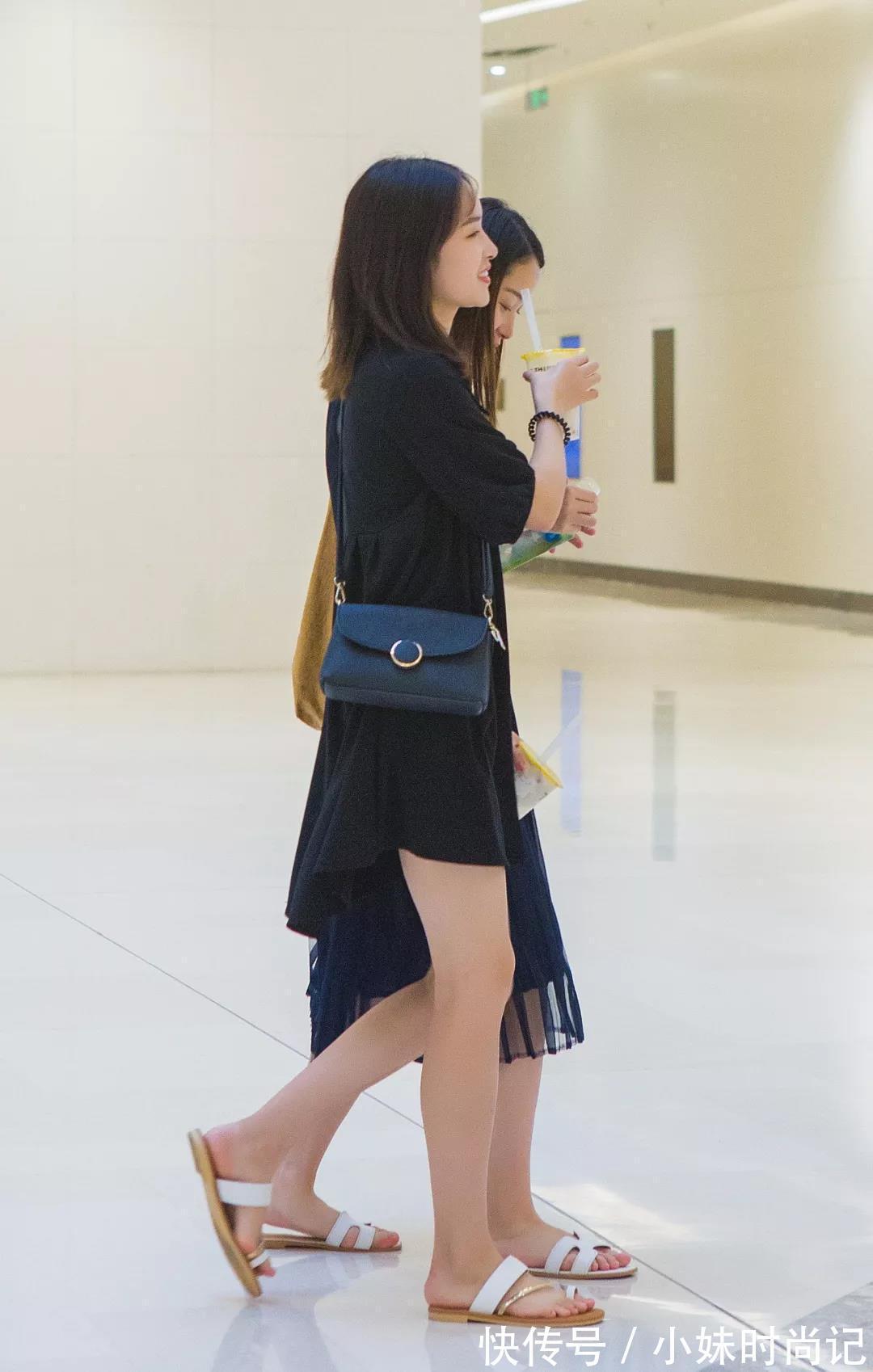 街拍 街拍路人,爱美是人的天性,而爱时尚就要保持一颗年轻的心