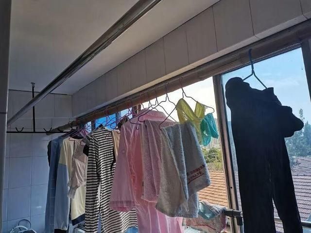 机洗衣服不能只放洗衣液,关键的几步,让衣服洗得更干净