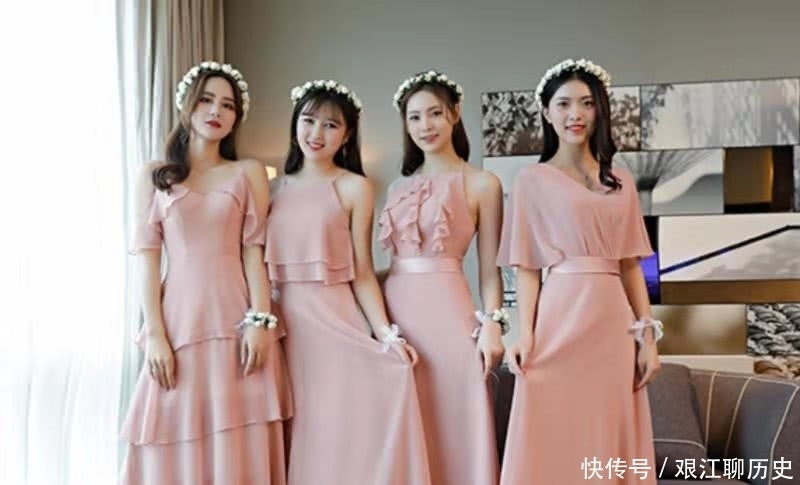 3款伴娘礼服,你会选择哪款参加闺蜜婚礼?测你的另一半长什么样