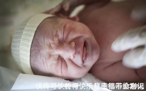 母乳喂养|新生儿除了吃就是睡?还有一件事不容忽视,新手爸妈一定要会观察