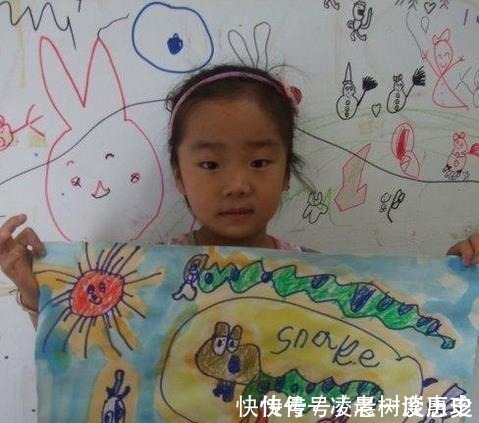 丽丽|5岁女童画“蛇”得奖次,宝妈见状开心不已,旁人说道快报警吧