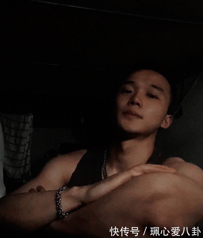 痞子|长春大学旅游学院肌肉学霸,肌肉漂亮帅气,痞子味儿十足!