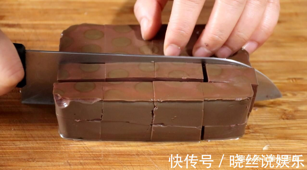 鸭血好吃却腥味太重教你做麻辣鸭血,麻辣开胃又下饭