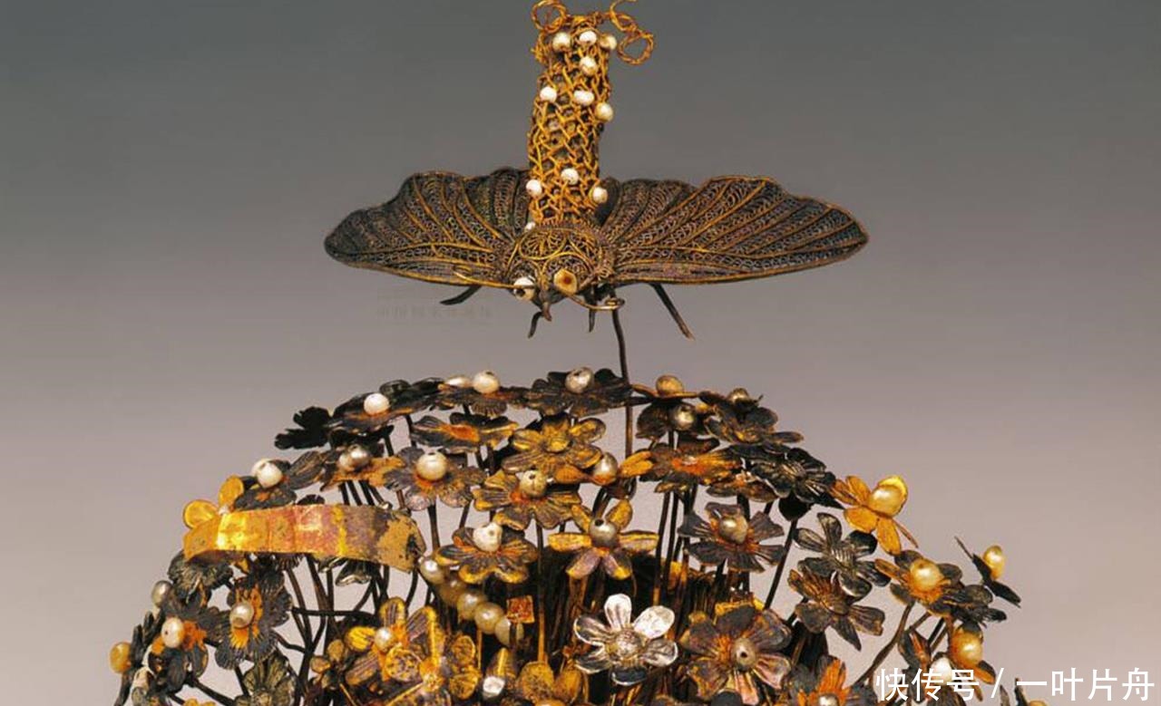 专家挖出9岁女孩墓,墓室太豪华,230件葬品,帝王陵也不过如此!