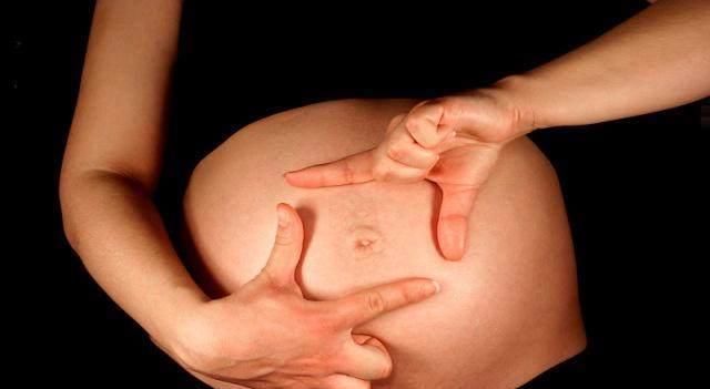 怀孕|同样是怀孕，“肚脐”鼓出和凹进有什么区别？多半是这3个原因