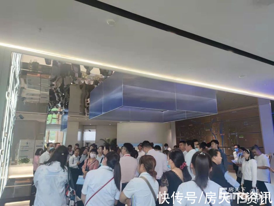 郑州|请查收从郑州荥阳热门楼盘现场传来多张谍照（组图）