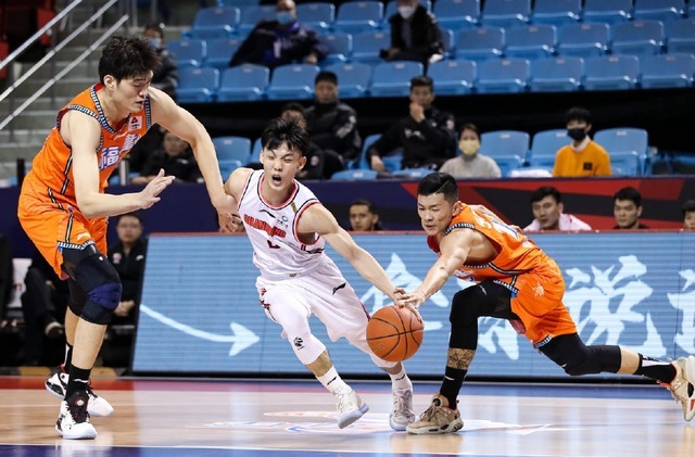 易建联|广东宏远好消息!莱多正式抵达长春,易建联迎来好帮手