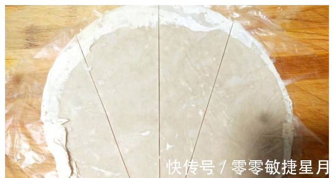 烤箱|不用揉面、不需要发酵，切一切卷一卷，做出金黄酥脆小零食！