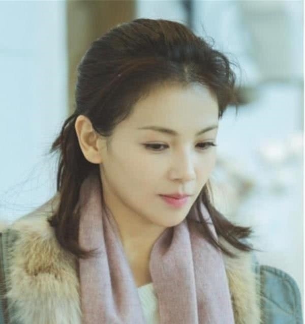 头发 三四十岁的女人,如果你是黑色头发,建议这3款发型,减龄有气质