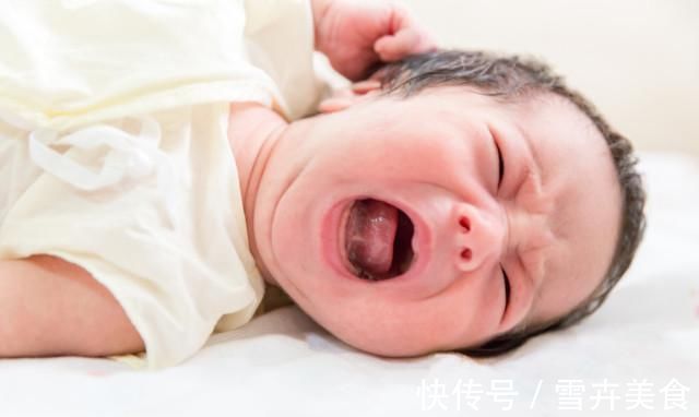 医生|“我家宝宝累了自己睡”,宝妈这样带娃睡觉,医生怒斥太无知