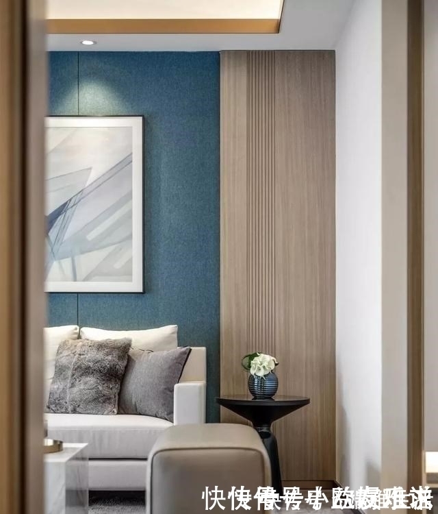 开槽|想要美观,我家选择暗装踢脚线,师傅:承重墙上凿墙角,你再想想