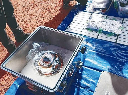科学家 “隼鸟2号”把小行星尘埃带回地球