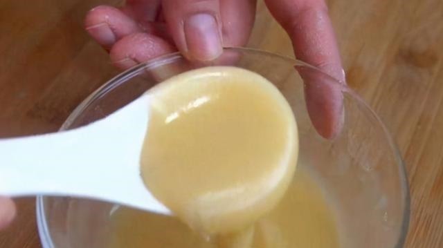 烙饼怎么做才好吃？和面这一步做好，烙饼柔软又筋道，凉了都不硬