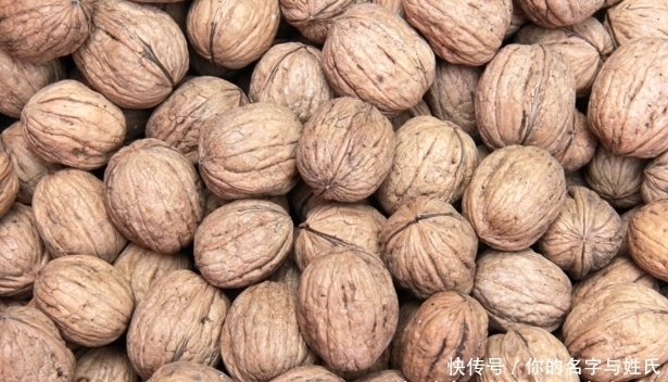 抑郁症|每天嚼5个核桃,坚持半月后,3大好处不请自来,早吃早受益
