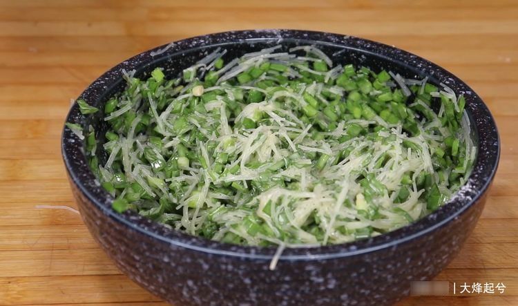 韭菜你想不到的做法,饭店都吃不到,简单一做,给肉都不换
