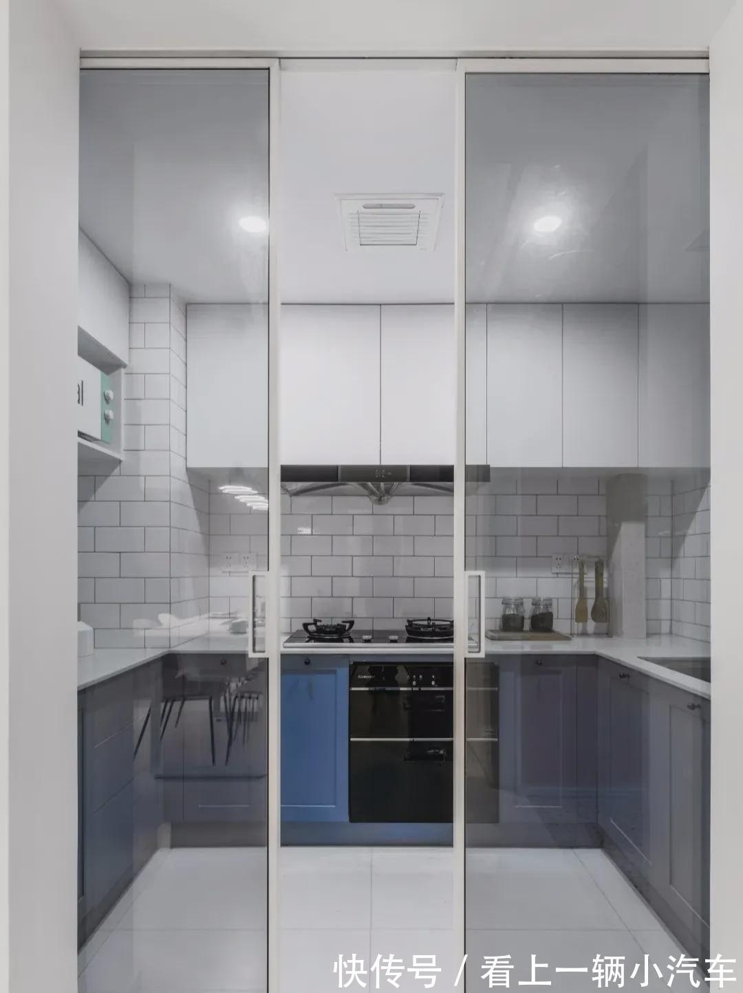 墙面|看完几个技巧,解救喜欢开放式厨房又担心油烟的你