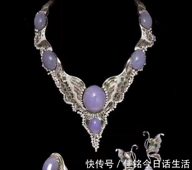 彩云追月@现代翡翠设计,颠覆想象,美不可言!现代翡翠设计,颠覆想象,美不可言!