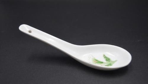 勺子|陶瓷勺子上为什么会有一个小孔,到底有什么作用?看完涨知识了