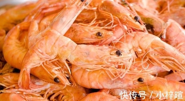 鲜嫩|煮大虾时，直接加水煮是大错特错！学会如此做，虾肉鲜嫩还不腥