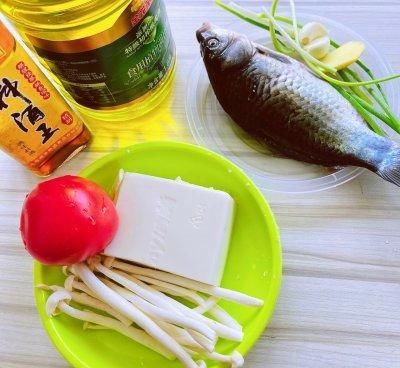 白色情人节限定美味 鲫鱼豆腐汤