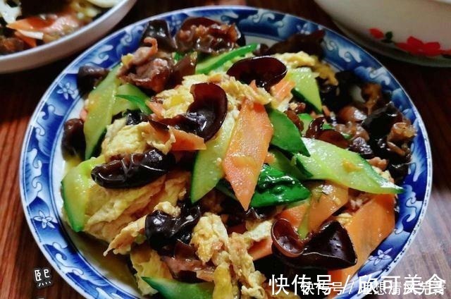 晒老妈生日宴,9菜1汤荤素搭配,朋友都说比饭店实惠又健康