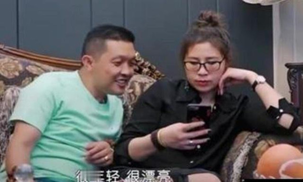 变形计|《变形计》农村妈妈颜值高,富爸爸想要联系方式,妈妈表情好尴尬