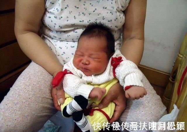 宝宝|到底能不能把屎把尿?没有标准答案,但这是我听过最合理的建议