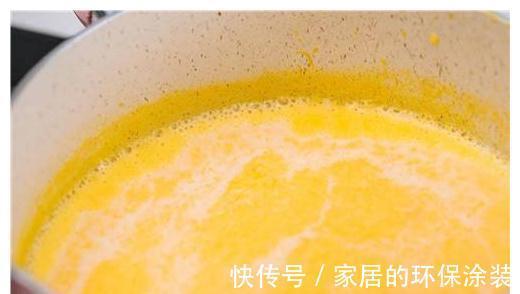 小半个南瓜，1杯牛奶，冰箱里一放，入口即化香滑无比，消暑除烦