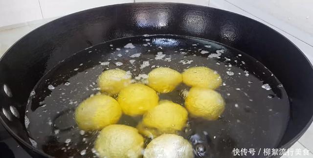 开水|麻团和面是开水还是凉水吗,掌握3个技巧,个个空心鼓泡不炸裂