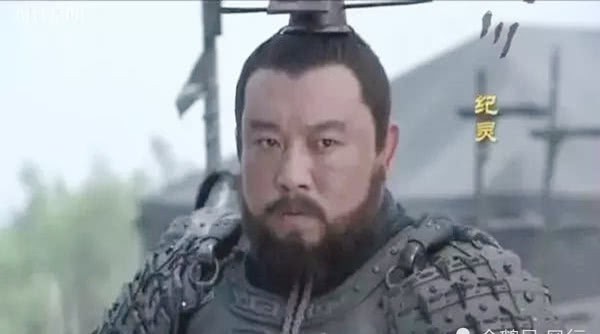 东汉|东汉末年,袁术率先称帝,手下三员猛将,奠定其称帝的基础。为你抛头颅洒热