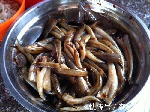 面粉|炸鱼时,用淀粉好还是用面粉好教你3个小技巧,酥香入味不腥