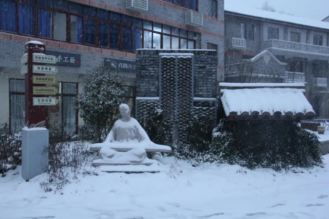 石梁美|一场初雪，天台石梁美成了画中仙~