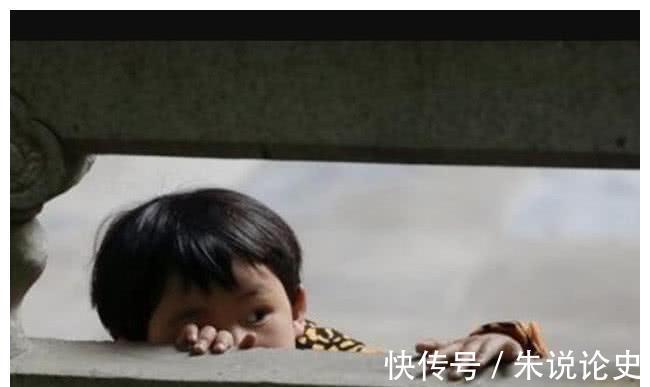 莉莉|“妈妈,你为什么趴在爸爸身上?”这位母亲的回答让无数家长点赞