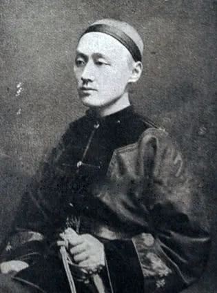 公历为1918|中华民国海军中将 吴敬荣