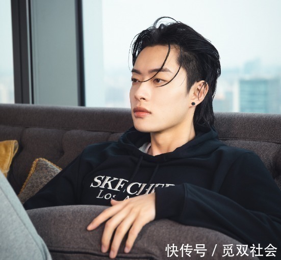 《偶练》选手被指塌房,曾说不能花粉丝钱养活嫂子,队友还被连累