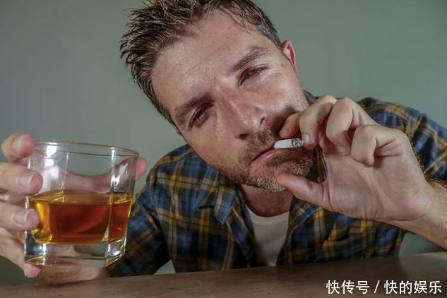  你知道影响骨质疏松有哪些因素吗医生告诉您