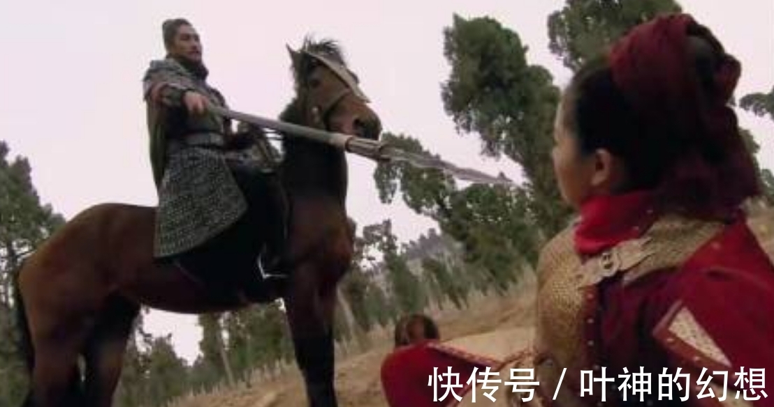 水浒传@关胜和林冲谁更猛？从几次厮杀来看，林冲有一点比关胜还强