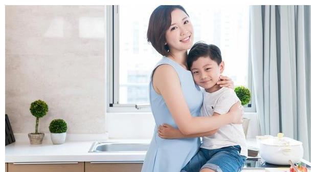 家长|孩子有以下表现,说明已自卑入骨,不少家长还沾沾自喜觉得是好事