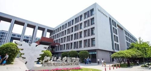 大学纷纷开办医学院，提升学校综合排名，院士却表示非常担忧