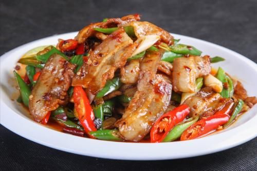 甜面酱|做回锅肉，总是又柴又硬，大厨教你2个窍门，鲜香软嫩不油腻